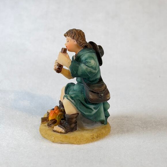 Grandeur Noel 2001 Bethlehem Village Man w/ Campfire O'Well Porcelain Resin - Picture 3 of 10